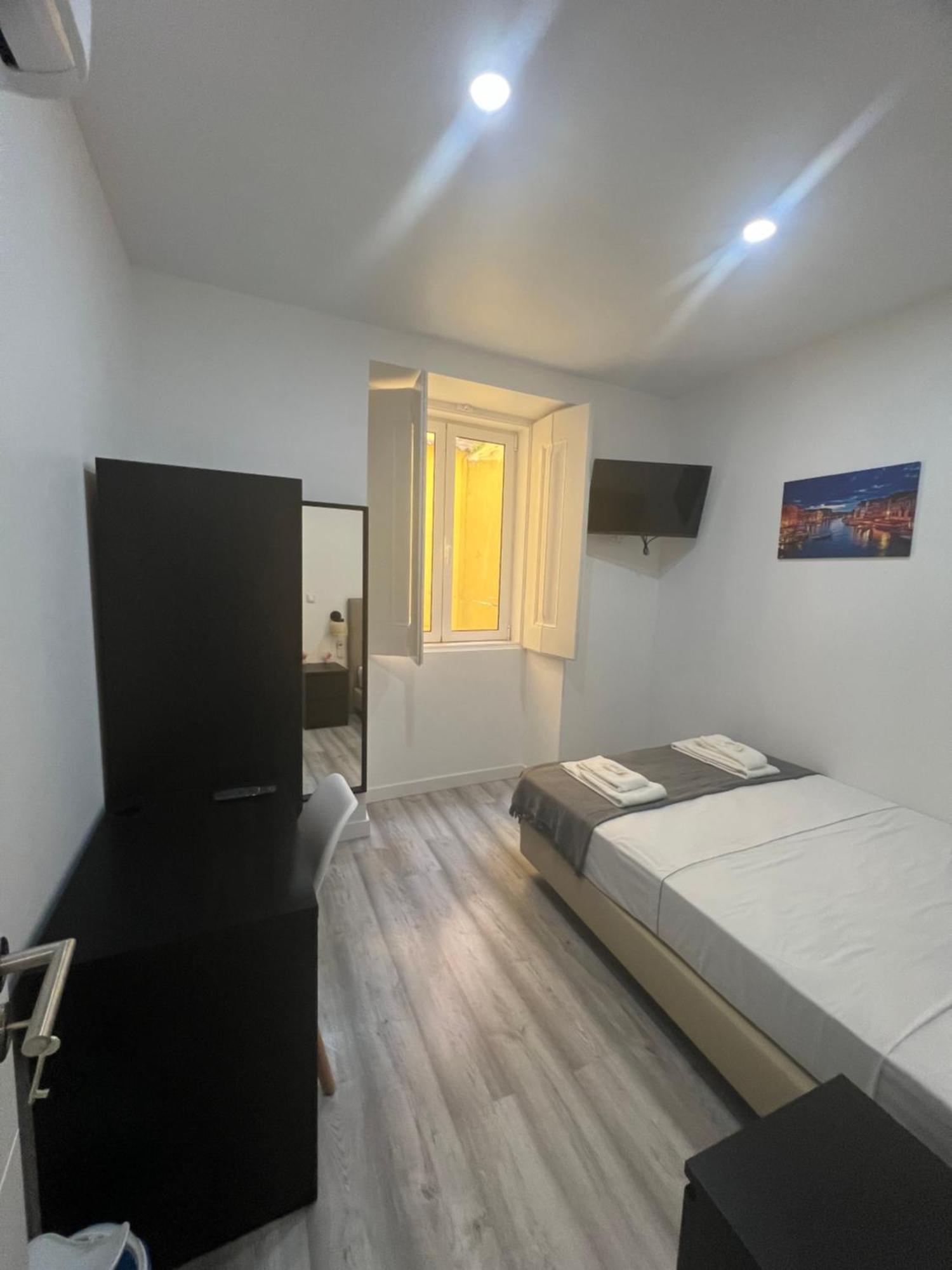 Beautiful Rooms In The Center Of Lisabona Exterior foto